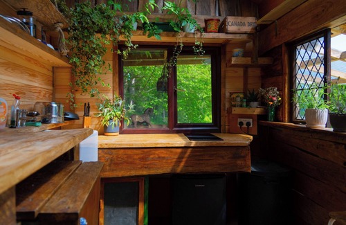 Abergele RV Rental | Secluded Cabin Retreat with Unique Glamping Tents