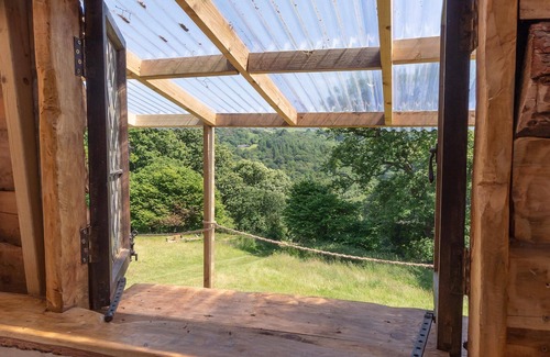 Abergele RV Rental | Secluded Cabin Retreat with Unique Glamping Tents