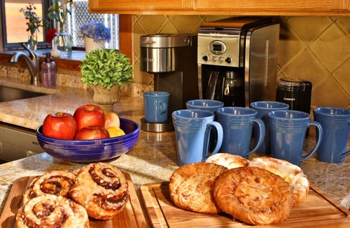Walla Walla East House | Wood Duck Lodge: Private Lake Retreat with Top Amenities