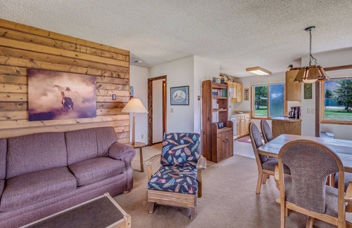 Clark Cabin | Cozy Wood Duck Cabin with River Views and Hot Tub