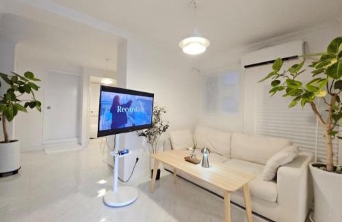 Yeonnam-dong Apartment | Wood house hongik univ 6 double beds