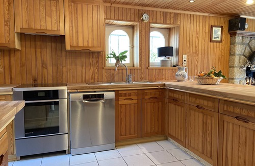 Finistere House | Cozy Sailor's Cottage Steps from the Port with Ocean View