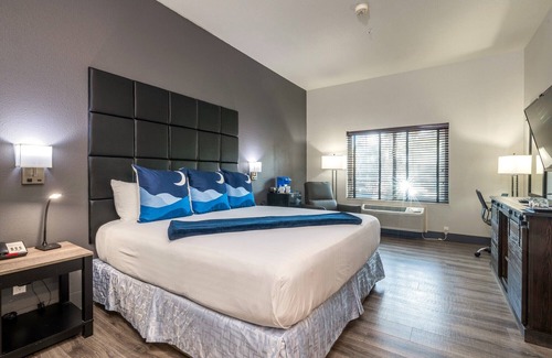 Hailey Hotel | Premier Wood River Inn & Suites with Pool and Spa Amenities