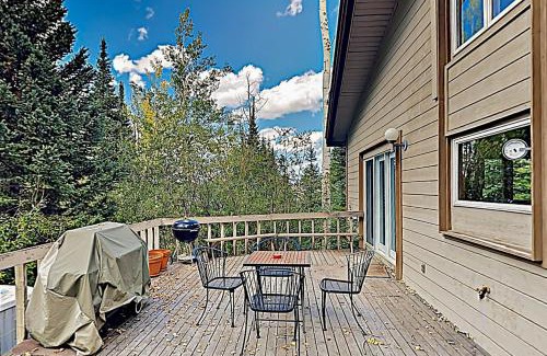 Snowmass Village House | Pet-Friendly Getaway at Wood Road House with Hot Tub