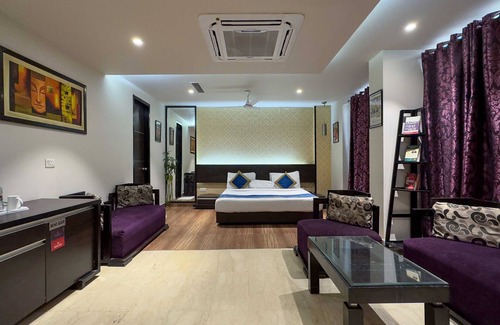 Anand Vihar Hotel | Cozy Woodapple Residency: Family-Friendly with Great Amenities