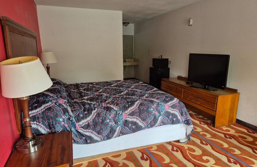 Rome Hotel | Budget-Friendly Woodberry Inn & Suites with Breakfast Included