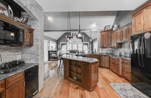 Austinburg House | Exclusive Wooded Home with Pool & Spa - Rated 9.8/10