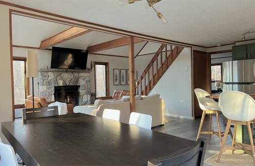 Gouldsboro Cabin | Scenic Poconos Retreat with Firepit, Kayaks & Guest Rated 9.2
