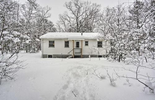 Lakewood Club House | Scenic Wooded Twin Lakes Retreat Near Lake Michigan