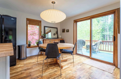 Town of Olive House | Wooded Way: Forest Views—Scenic Days—Starry Skies