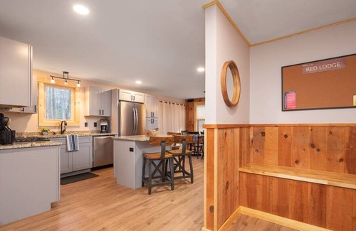 Center Conway House | Enchanting Wooded Wonderland with Private Sauna Retreat