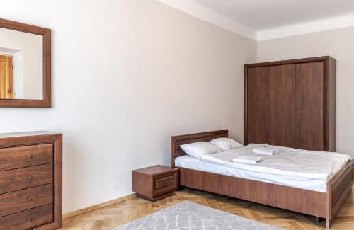 Lviv City Center Apartment | Family-Friendly Wooden Apartment with Perfect 10/10 Rating
