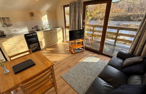 Spean Bridge Cabin | Cozy Cabin for Two in Serene Woodland Retreat