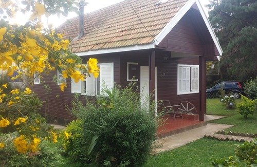 Abernessia House | Cozy Wooden Chalet with Fireplace, Steps from Main Avenue