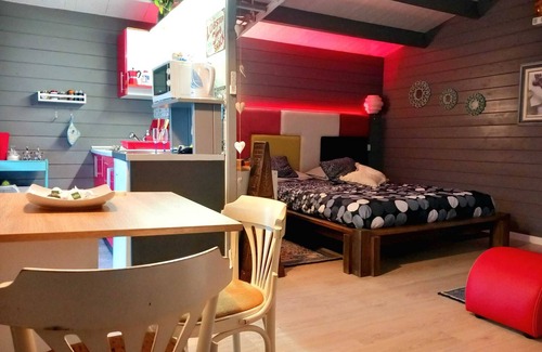 Telde Ski Chalet | Cozy Wooden Chalet with Jacuzzi and Oceanfront Views