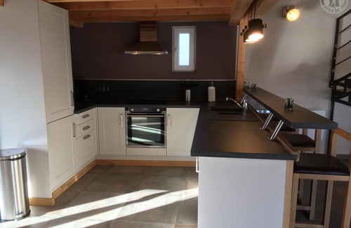 Hasnon Cottage | Comfortable Gite Hasnon: Family-Friendly with Spa & Kitchen
