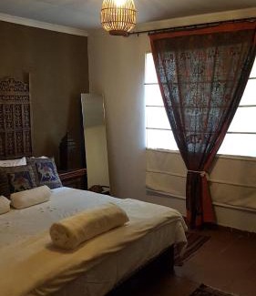 Kempton Park House | Wooden Creek Estate: Guest Rated 9/10, Pet Friendly Retreat