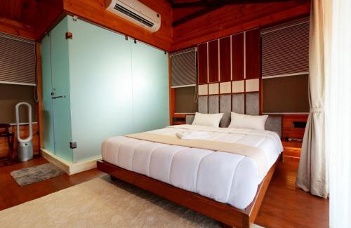 Tindivanam Resort | Relax at Wooden ECR Sea Resort with Ocean Views & Pool