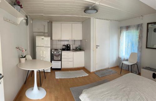 Turku Apartment | Wooden house studio 1 km from river Turku