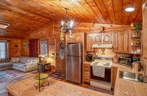 Rock Hill House | Idyllic Wooden Paradise: Pet-Friendly Retreat in Catskills