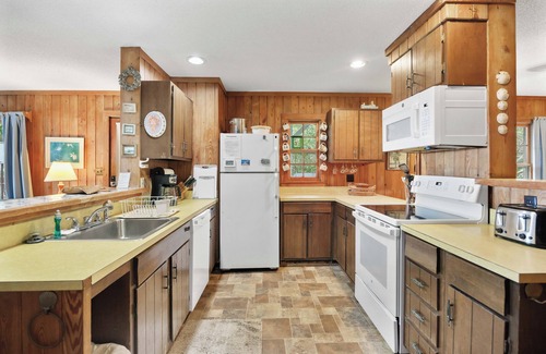 Pawleys Island House | Oceanfront Wooden Shoe: Family-Friendly 2 Bedroom Retreat