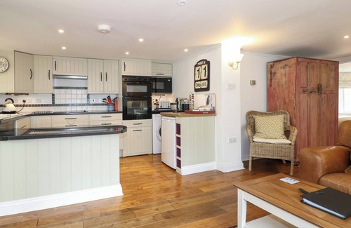 Fontwell Cottage | Family-Friendly WOODEND ANNEXE: Ideal Country Cottage Getaway