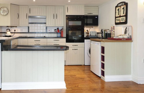 Fontwell Cottage | Family-Friendly WOODEND ANNEXE: Ideal Country Cottage Getaway
