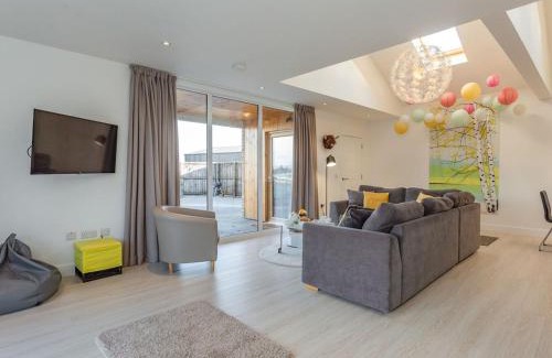 Auchterarder House | Discover Woodend Barn: Pet-Friendly Retreat with Hot Tub