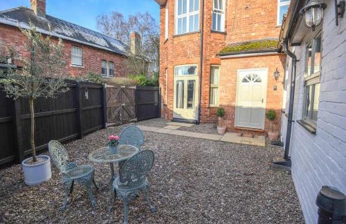 Woodhall Spa Apartment | Elegant Woodhall Spa Flat with Pet Friendly Amenities