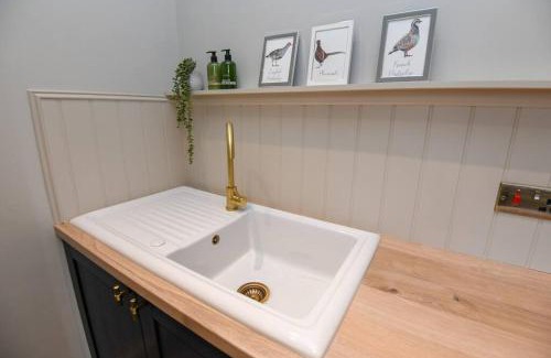 Woodhall Spa Apartment | Elegant Woodhall Spa Flat with Pet Friendly Amenities
