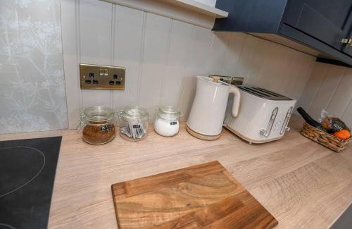 Woodhall Spa Apartment | Elegant Woodhall Spa Flat with Pet Friendly Amenities