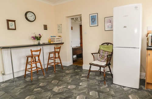Cottingham Cottage | Guest Rated 10/10: Woodhill Pet-Friendly Cottage Retreat