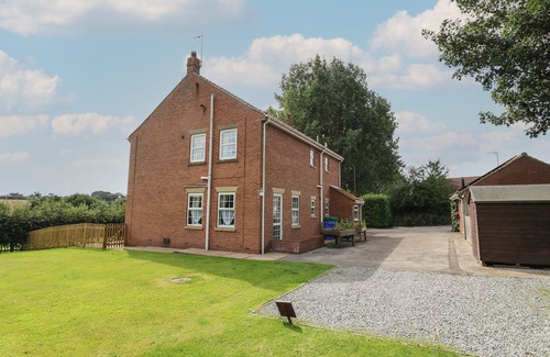 Cottingham Cottage | Guest Rated 10/10: Woodhill Pet-Friendly Cottage Retreat