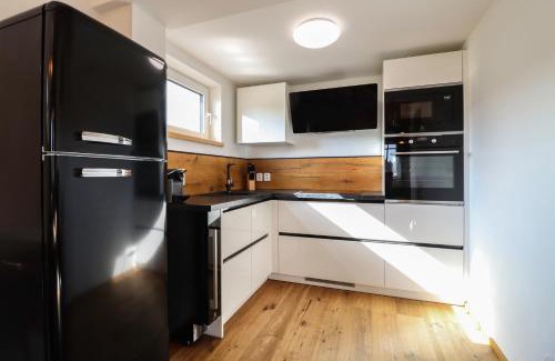 Horni Mala Upa Apartment | Cozy Wood Home - 4-Star Mountain Apartment with Ocean View