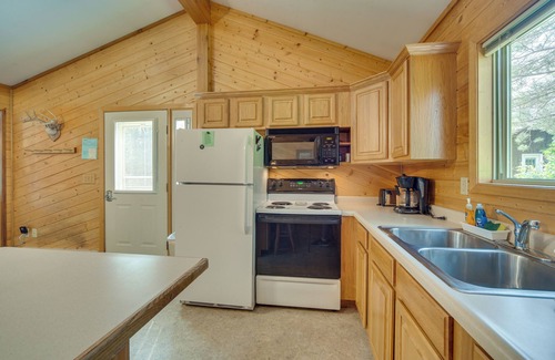 Solon Springs Cabin | Woodland Cabin: Enjoy Fishing, Trails & Pet-Friendly Comfort