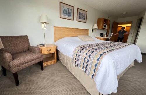 Woodland Park Hotel | Charming Woodland Country Lodge with Pool & Hot Tub