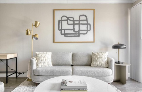 Warner Center Apartment | Discover Woodland Hills 1BR: Pool, Gym & Pet Friendly Stay