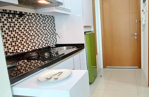 East Jakarta Apartment | Woodland Park Residence: Relaxed Atmosphere with Pool