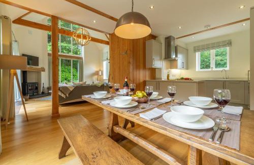 West Runton House | Welcoming Woodland Pytchley: Family-Friendly Stay Awaits