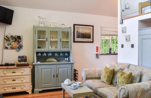 Bodmin House | Tranquil Woodland Retreat with Private Pool for Families