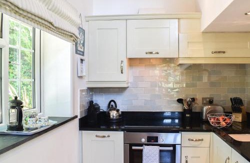 Bodmin House | Tranquil Woodland Retreat with Private Pool for Families