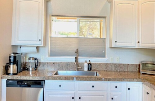 Klamath Falls House | Unforgettable Woodland Retreat at Running Y with Hot Tub