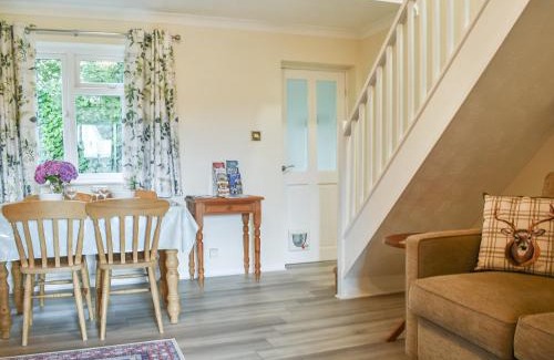 Dorchester House | Woodlander: Family-Friendly Stay with Great Amenities