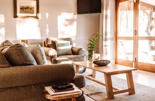 Phantom Acres House | Woodlands Self Catering: 5-Star Family-Friendly Retreat