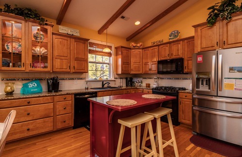 Long Beach House | Woodlands Wonder: Cozy Oak Island Cottage with Private Pool