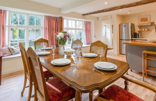 Rendcomb Cottage | Welcoming Woodmancote Manor Cottage near Cirencester