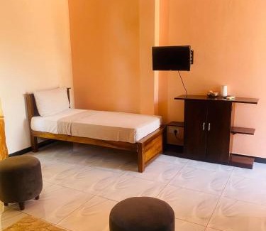 Kochchikade Hotel | Top-Rated Saayoo Resort with Pool and Hot Tub Amenities