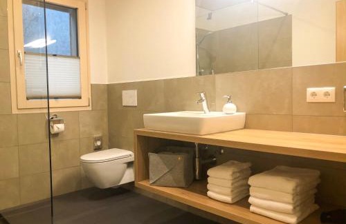 Klosterle House | Woodpecker Chalets: 4-Star Retreat with Hot Tub & Breakfast