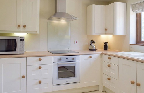 Clitheroe Cottage | Pet-Friendly 2 Bedroom Retreat with Lake Views in Bolton-by-Bowland