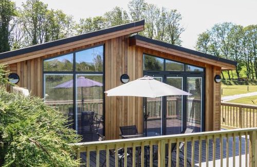 Gargrave House | Exceptional Woodpecker Lodge: 5-Star Family-Friendly Retreat